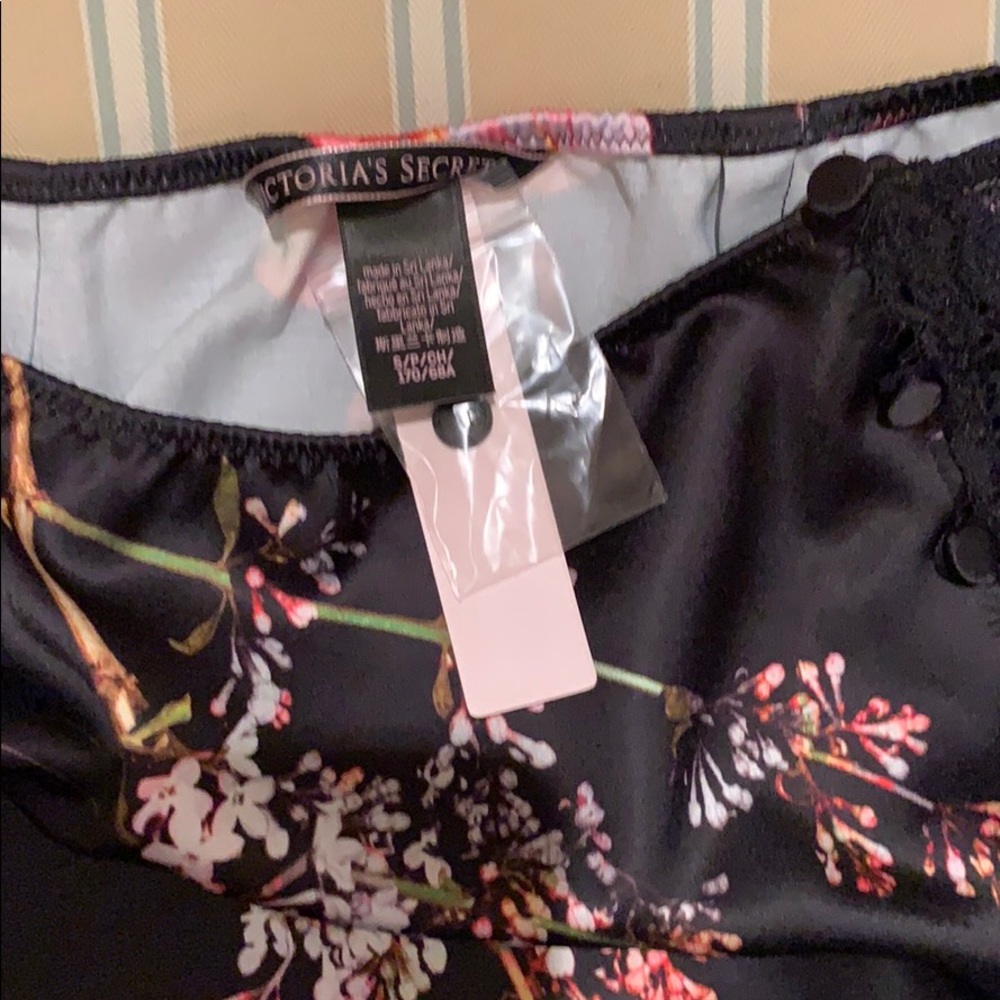 ❗️LAST SIZE SMALL VS VERY SEXY SATIN SLIP SKIRT - Picture 10 of 16